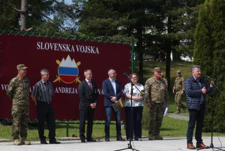Seznanitev vojaških obveznikov s pravicami in dolžnostmi vojašnica Postojna 07 Foto Ljubo Vukelič